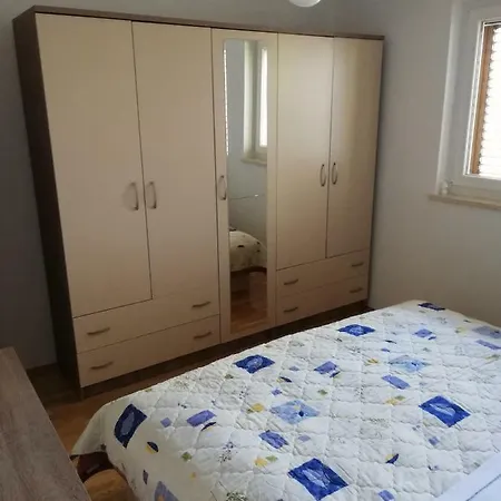 Nedjeljko Gostinjska kuća Sukosan